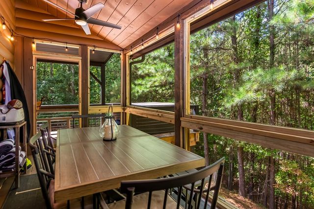 16 Toccoa Ridge Road, Mineral Bluff, GA 30559