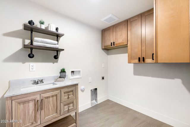 13238 N 38 Place, Phoenix, AZ 85032