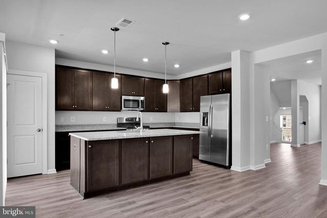 9712 VANG DR, Lanham, MD 20706