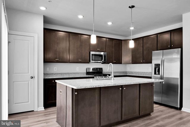 9712 VANG DR, Lanham, MD 20706