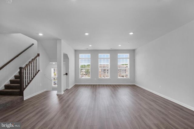 9712 VANG DR, Lanham, MD 20706