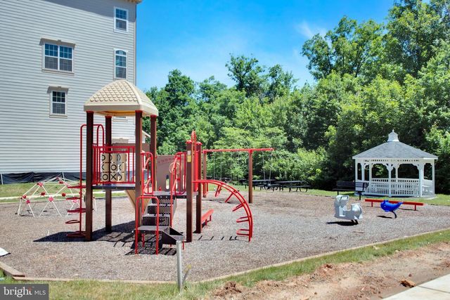 9712 VANG DR, Lanham, MD 20706