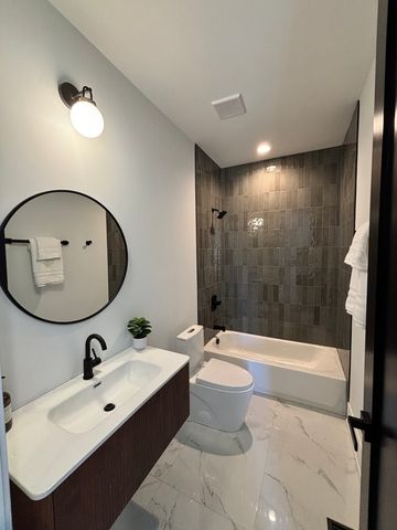 1914 N Rockwell Street, Chicago, IL 60647