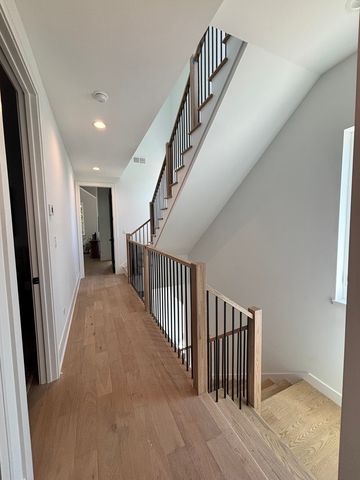 1914 N Rockwell Street, Chicago, IL 60647