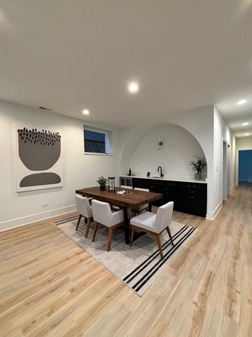 1914 N Rockwell Street, Chicago, IL 60647