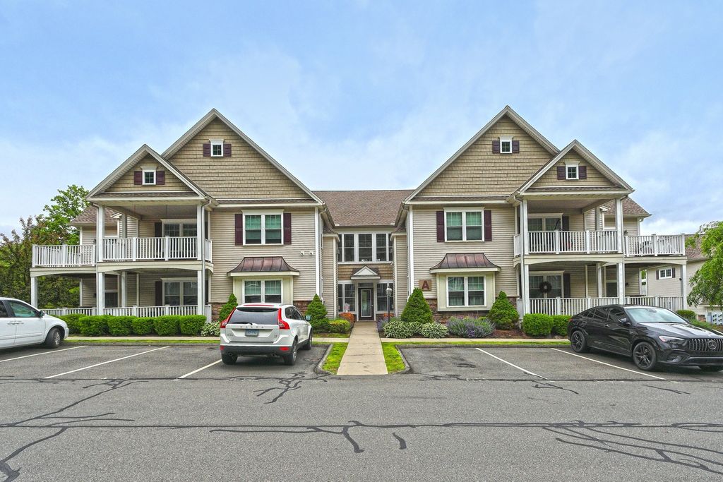 95 South Ridge Lane A203, Berlin, CT 06037