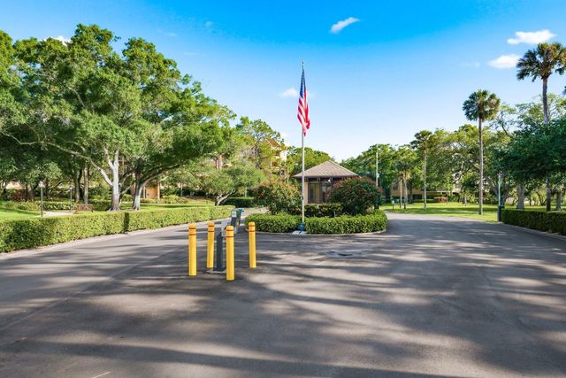 3078 EASTLAND BOULEVARD 401, Clearwater, FL 33761