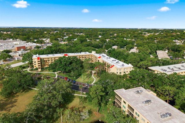 3078 EASTLAND BOULEVARD 401, Clearwater, FL 33761