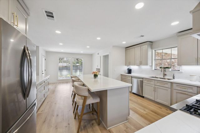 802 E Mansfield Street, Brenham, TX 77833