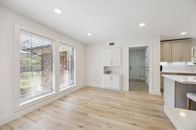 802 E Mansfield Street, Brenham, TX 77833