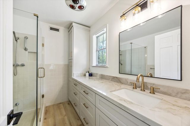 802 E Mansfield Street, Brenham, TX 77833