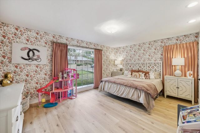 802 E Mansfield Street, Brenham, TX 77833