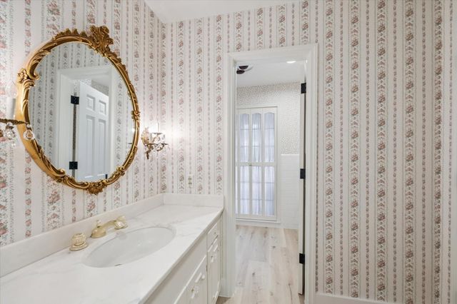 802 E Mansfield Street, Brenham, TX 77833