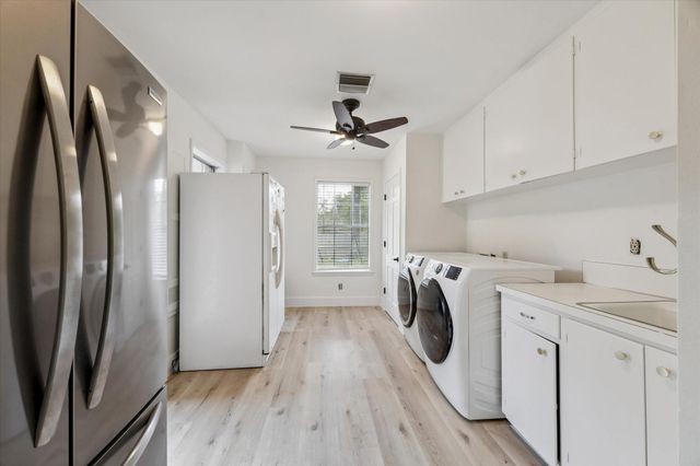 802 E Mansfield Street, Brenham, TX 77833