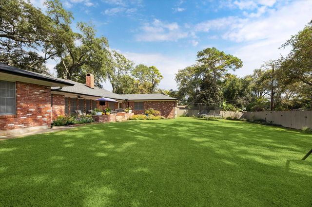 802 E Mansfield Street, Brenham, TX 77833