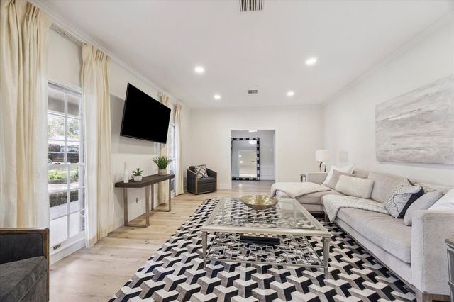 802 E Mansfield Street, Brenham, TX 77833