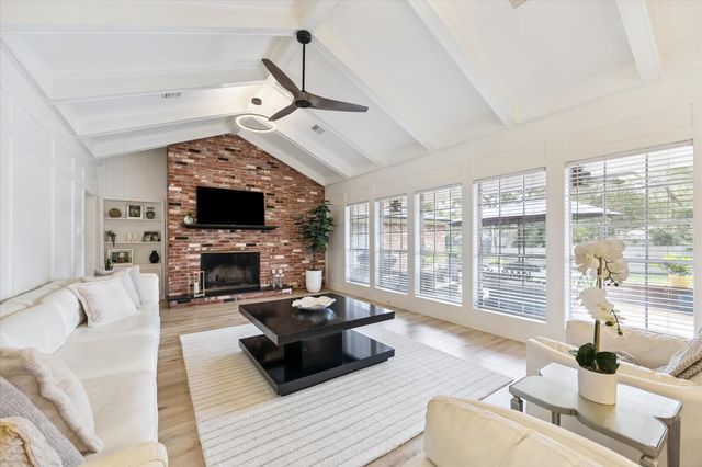 802 E Mansfield Street, Brenham, TX 77833