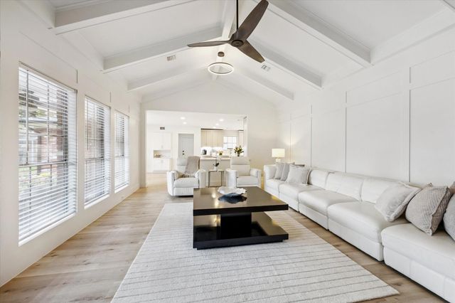 802 E Mansfield Street, Brenham, TX 77833