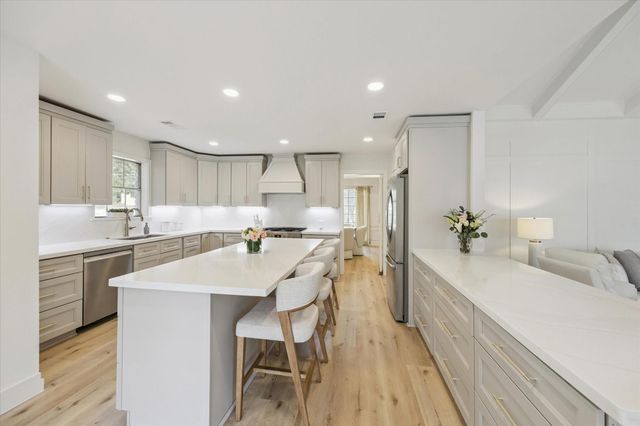 802 E Mansfield Street, Brenham, TX 77833