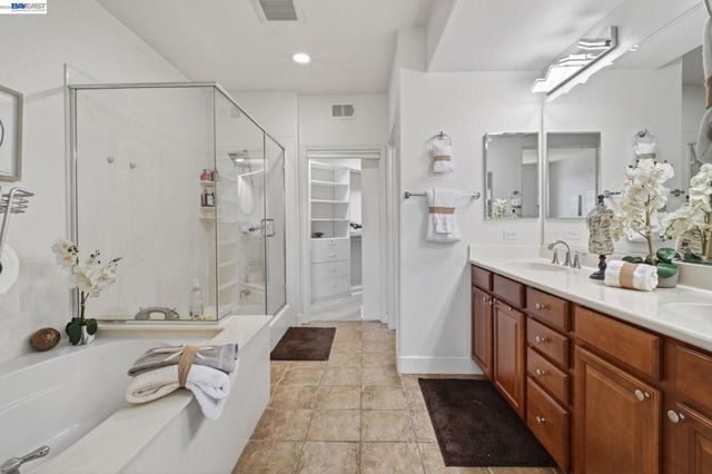 600 S Abel St 214, Milpitas, CA 95035