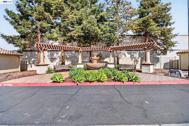 600 S Abel St 214, Milpitas, CA 95035