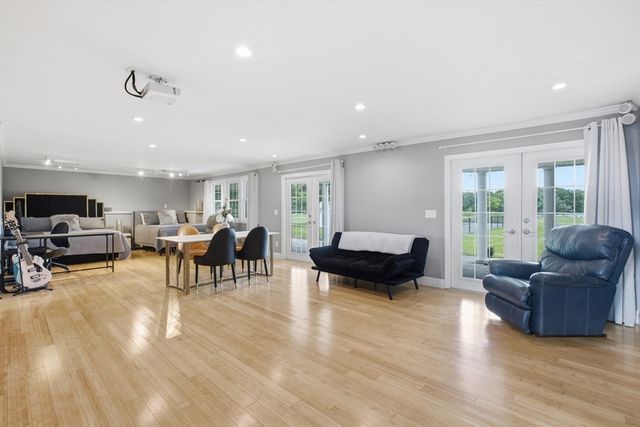 20 Parkerville Rd, Southborough, MA 01772