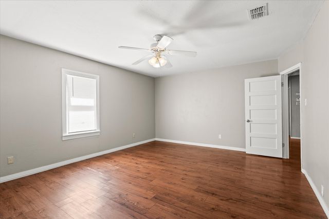 805 Avenue C, Levelland, TX 79336