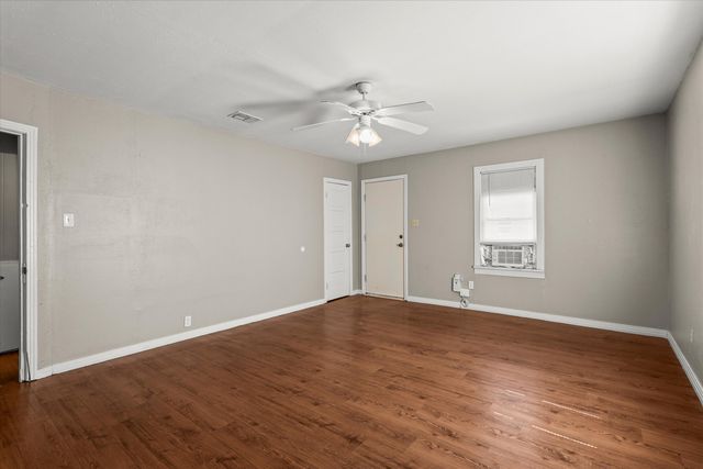 805 Avenue C, Levelland, TX 79336