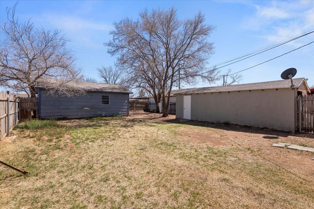 805 Avenue C, Levelland, TX 79336