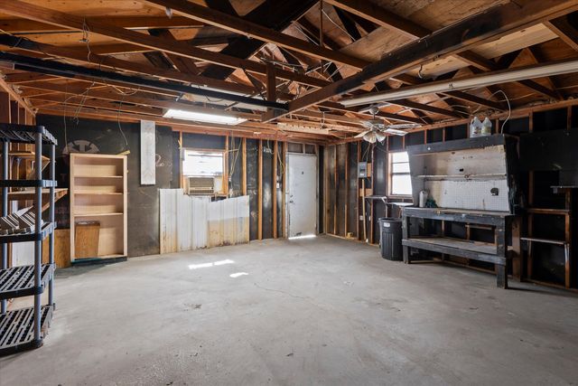 805 Avenue C, Levelland, TX 79336