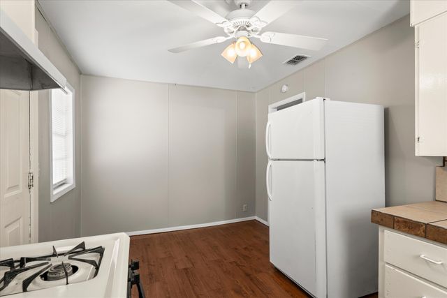 805 Avenue C, Levelland, TX 79336