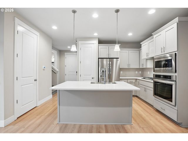 17079 Se TROGE Rd, Happy Valley, OR 97086