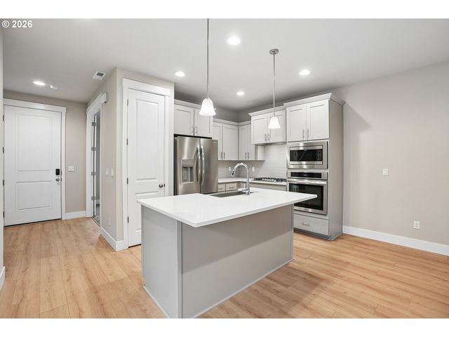 17079 Se TROGE Rd, Happy Valley, OR 97086