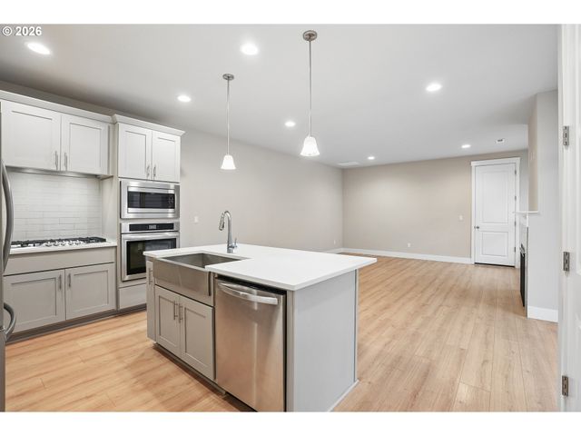 17079 Se TROGE Rd, Happy Valley, OR 97086