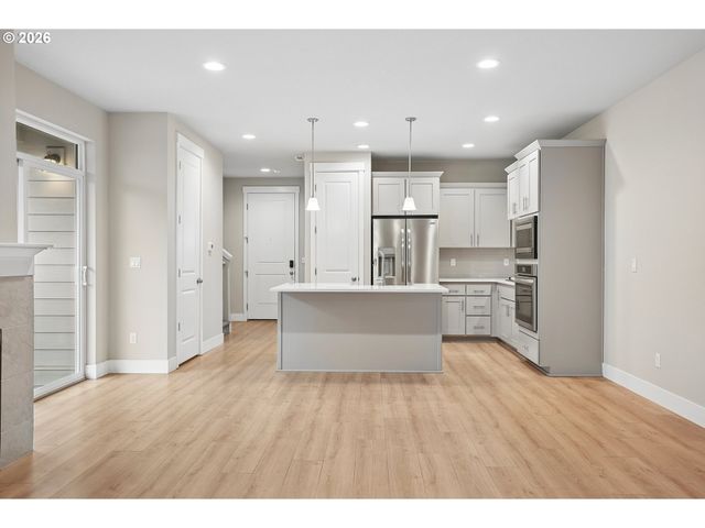 17079 Se TROGE Rd, Happy Valley, OR 97086