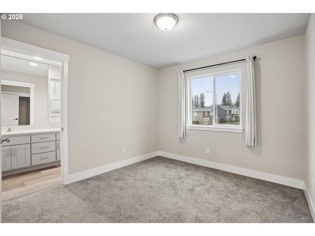 17079 Se TROGE Rd, Happy Valley, OR 97086