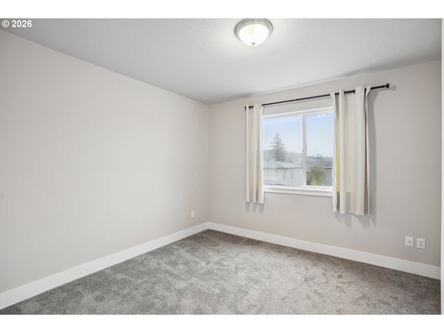 17079 Se TROGE Rd, Happy Valley, OR 97086