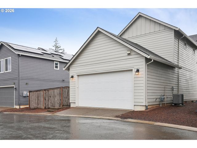 17079 Se TROGE Rd, Happy Valley, OR 97086