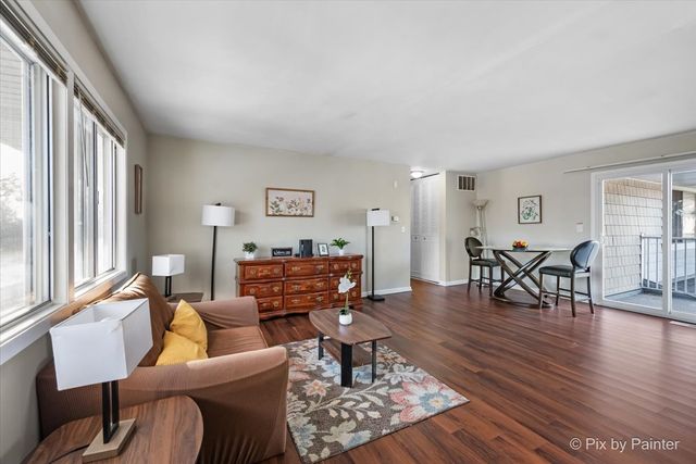 6207 Kit Carson Drive 6207, Hanover Park, IL 60133