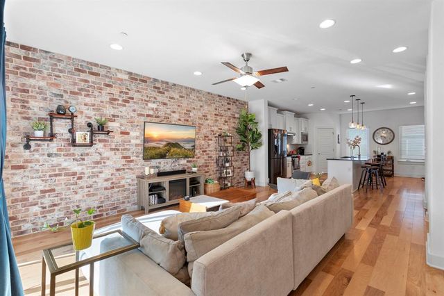 7203 Bassett CT, Austin, TX 78741