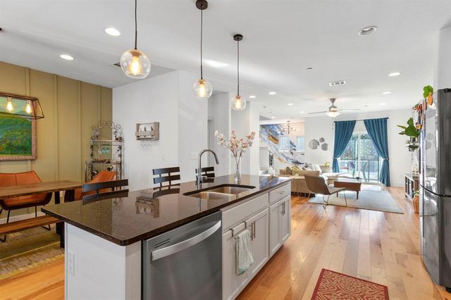 7203 Bassett CT, Austin, TX 78741