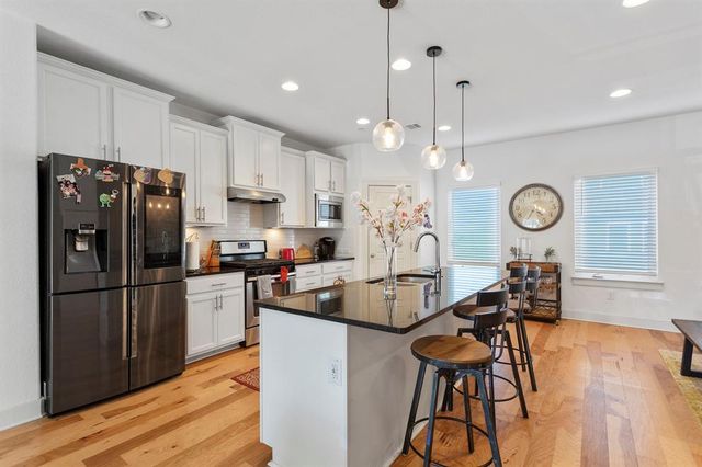 7203 Bassett CT, Austin, TX 78741