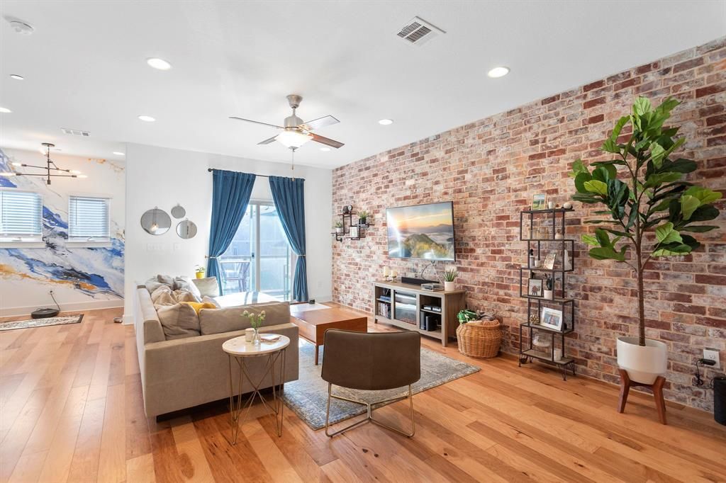 7203 Bassett CT, Austin, TX 78741