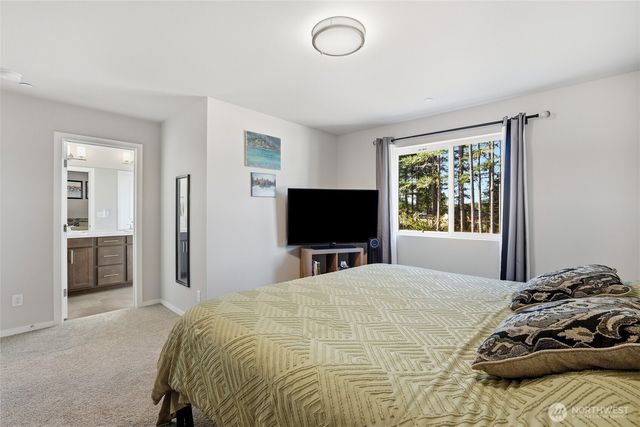 89 Basil Avenue, Shelton, WA 98584