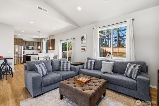 89 Basil Avenue, Shelton, WA 98584