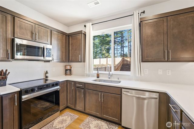 89 Basil Avenue, Shelton, WA 98584