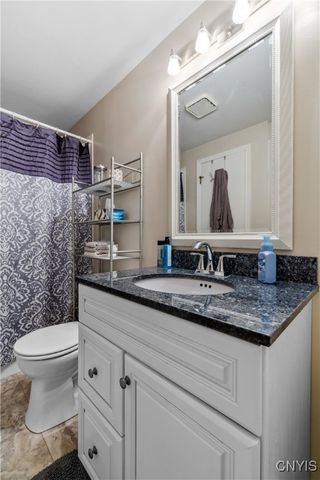 8253 Beehive Cir, Clay, NY 13090