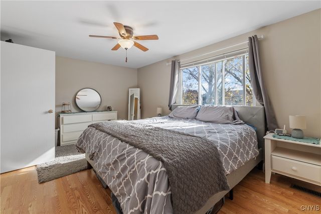 8253 Beehive Cir, Clay, NY 13090