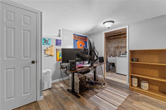 8253 Beehive Cir, Clay, NY 13090