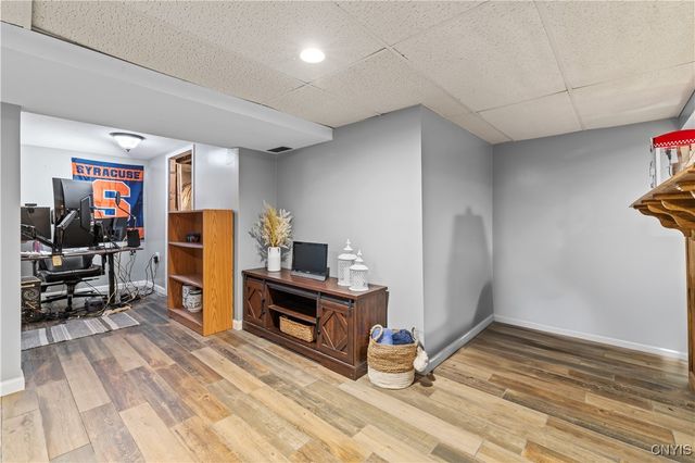 8253 Beehive Cir, Clay, NY 13090